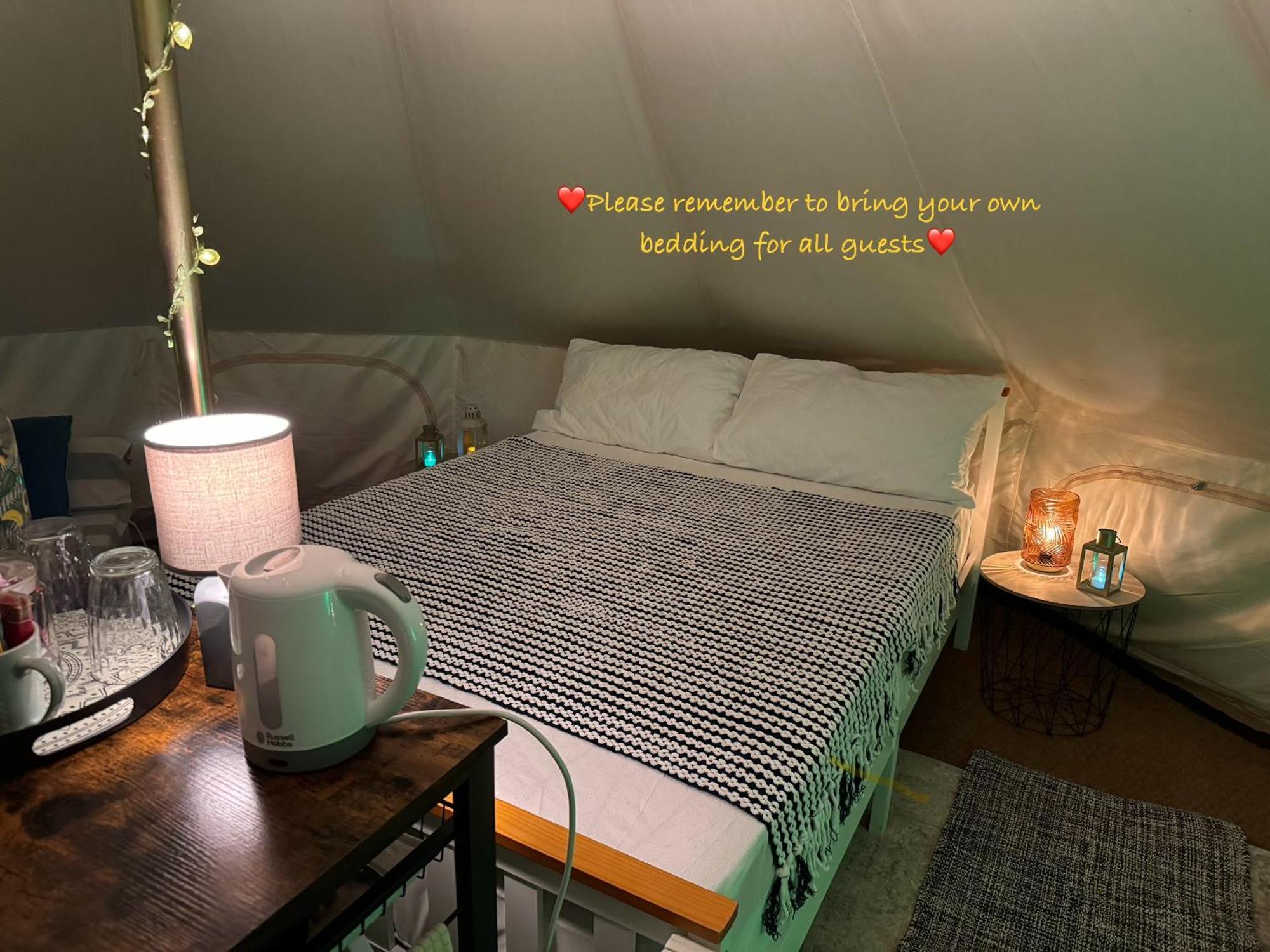 Spacious Bell Tent At Herigerbi Park Lincolnshire Villa Grantham Buitenkant foto